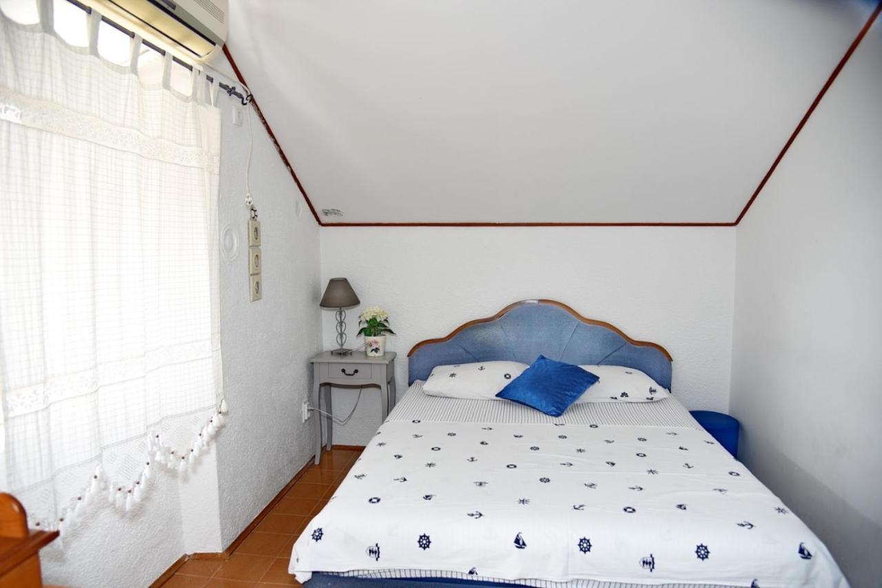 Apartment Danila Kotor Bagian luar foto